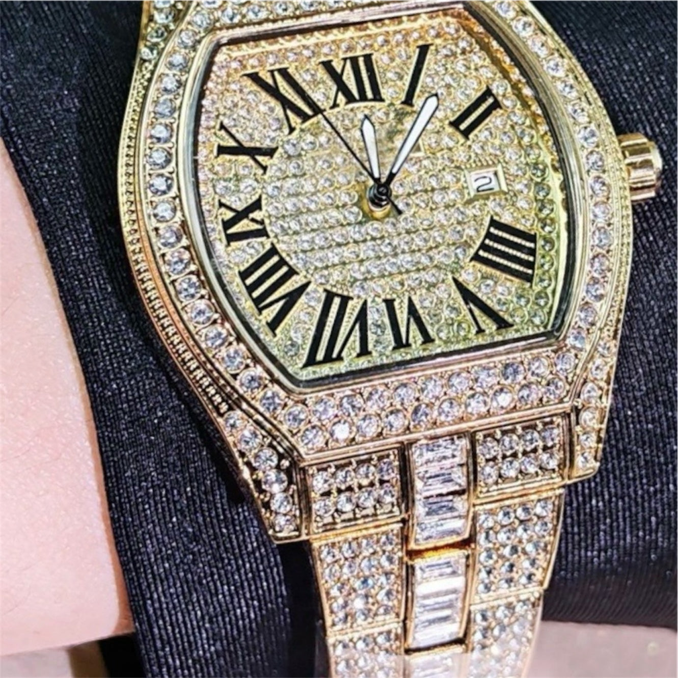 Square Iced Out Men's Quartz Watch | Hip Hop Bling
Wristwatch
