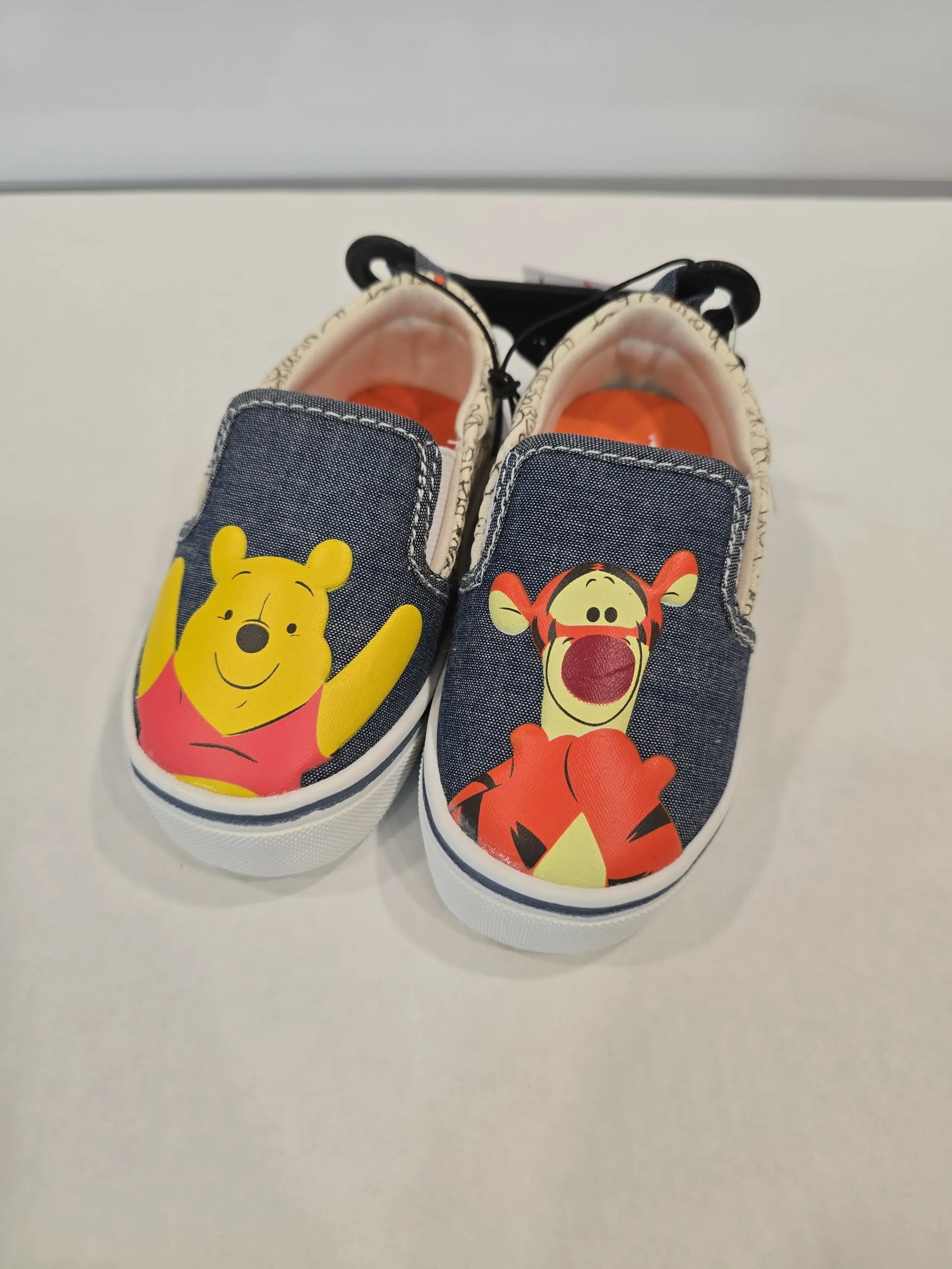 Disney Baby Winnie-the-Pooh kids slip-on sneakers size 6